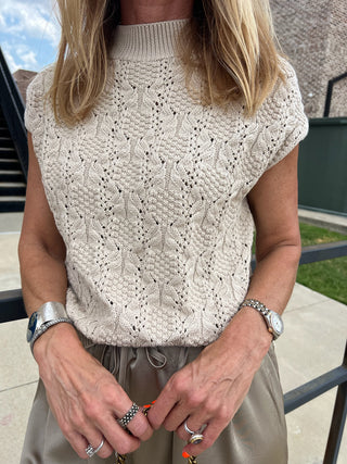 EESOME| The Honey Bee Mock Neck Oatmeal