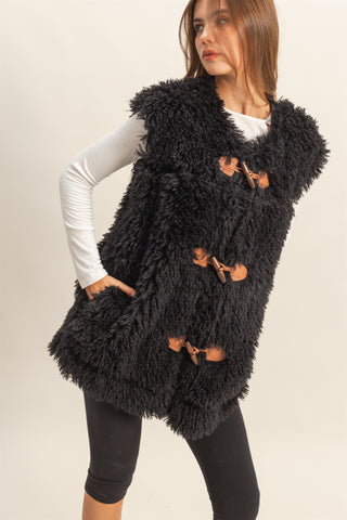 Jade Toggle Closure Fuzzy Vest Black [Door Buster]