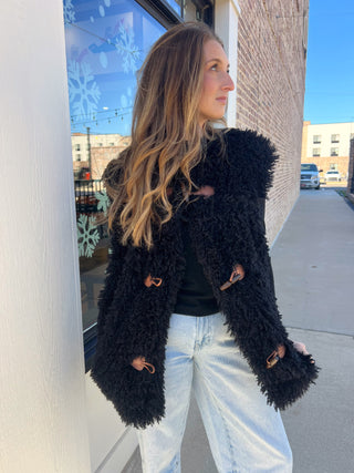 Jade Toggle Closure Fuzzy Vest Black [Door Buster]