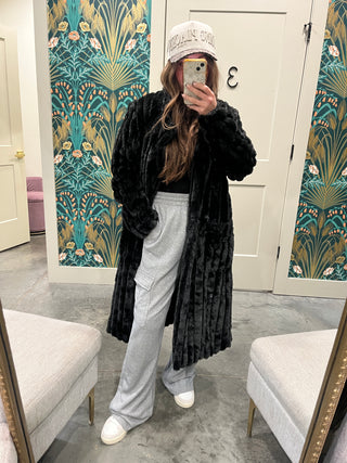 Foxy Fiona Faux Fur Black [Pre-Order]