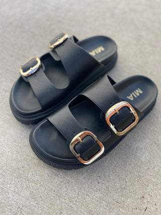 Gen Buckle Sandal