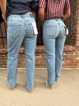 Daze Denim | Rebel Mid Rise Slim Straight | On Repeat
