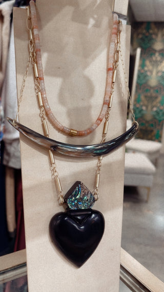 Amulet Brave Design | Abalone Collar