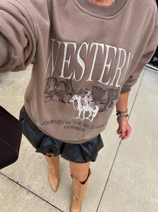 Le Lis | Cowboy Oversized Sweatshirt Mocha