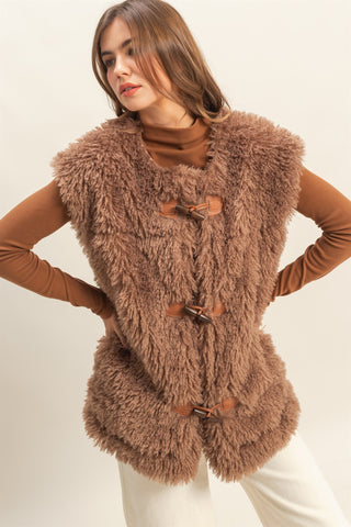 Jade Toggle Closure Fuzzy Vest Brown [Door Buster]