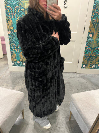 Foxy Fiona Faux Fur Black [Pre-Order]