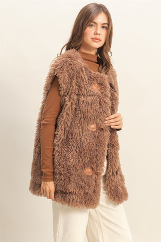 Jade Toggle Closure Fuzzy Vest Brown [Door Buster]