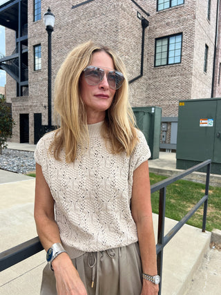 EESOME| The Honey Bee Mock Neck Oatmeal