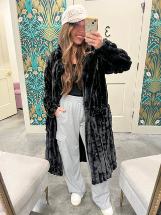 Foxy Fiona Faux Fur Black [Pre-Order]