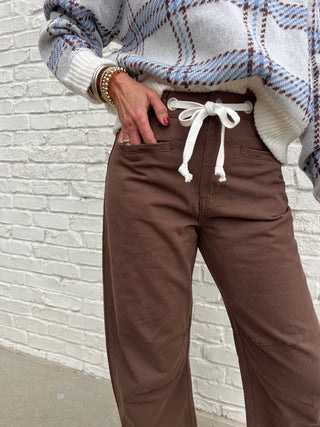 The Morris Barrel Jeans Chocolate