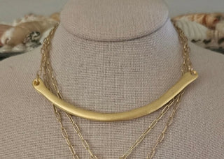 Amulet Brave Design | Gold Crescent Bar Necklace