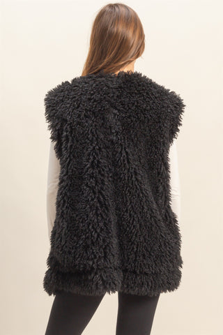 Jade Toggle Closure Fuzzy Vest Black [Door Buster]