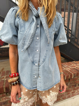ENTRO | Casey Denim Top Light Wash