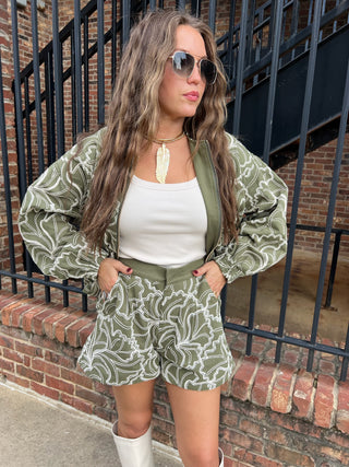 Entro | Nori Floral Embroidered High Shorts Olive