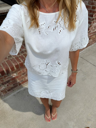Z SUPPLY | Daya Embroidered Top