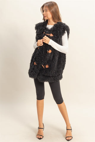 Jade Toggle Closure Fuzzy Vest Black [Door Buster]
