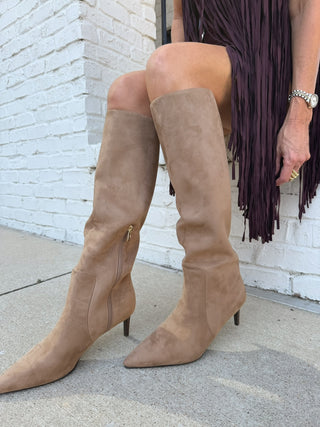 Rosy Boot Honey