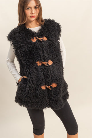 Jade Toggle Closure Fuzzy Vest Black [Door Buster]
