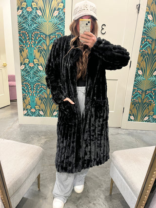 Foxy Fiona Faux Fur Black [Pre-Order]