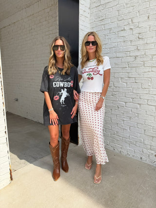 The Laundry Room | Kiss Me Cowboy Oversized Tee Black Snow