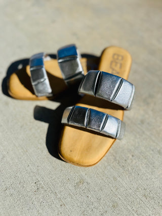 MATISSE FOOTWEAR | Zuri Metallic Sandal
