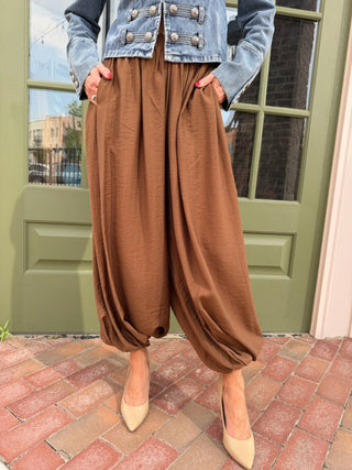 OLIVACEOUS | Ariana Balloon Pants Chestnut Brown