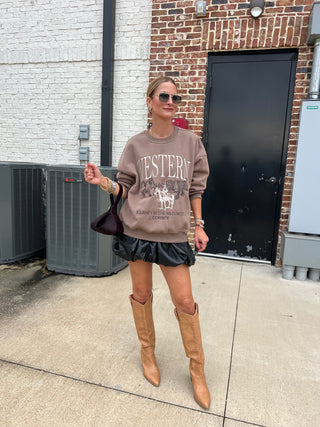 Le Lis | Cowboy Oversized Sweatshirt Mocha