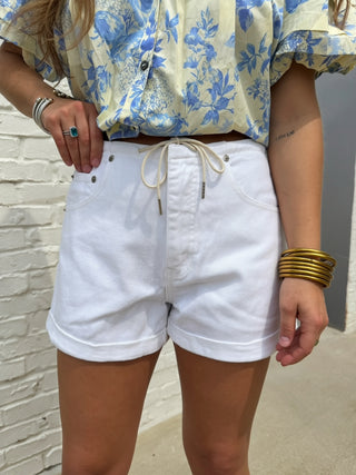 DAZE DENIM | Maddie Mid Rise Short in Lamb