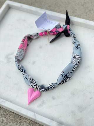 Jennifer Thames | Pink Heart Gry/Pink Scarf