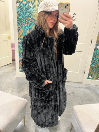 Foxy Fiona Faux Fur Black [Pre-Order]
