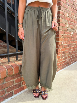Lenny Barrel Lace Bottoms