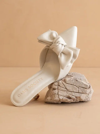 OASIS SOCIETY | The Jane White  Bow Heel