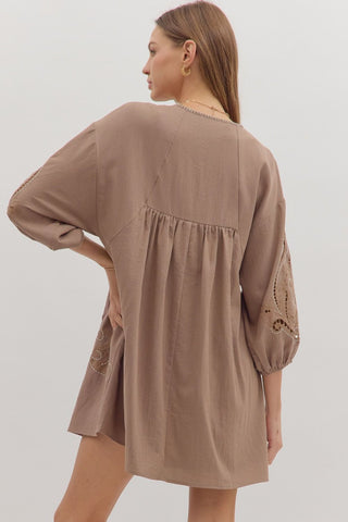 Entro | Isryn Embroidered Floral Dress Mocha