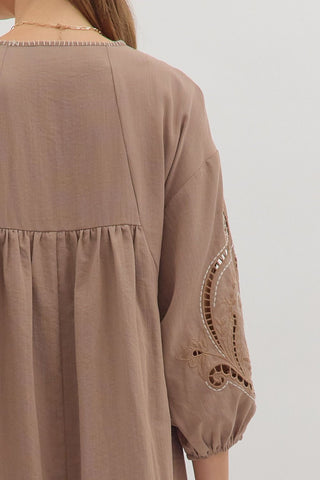 Entro | Isryn Embroidered Floral Dress Mocha